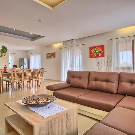 Villa Stokovci