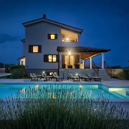 Villa Stokovci Βίλα