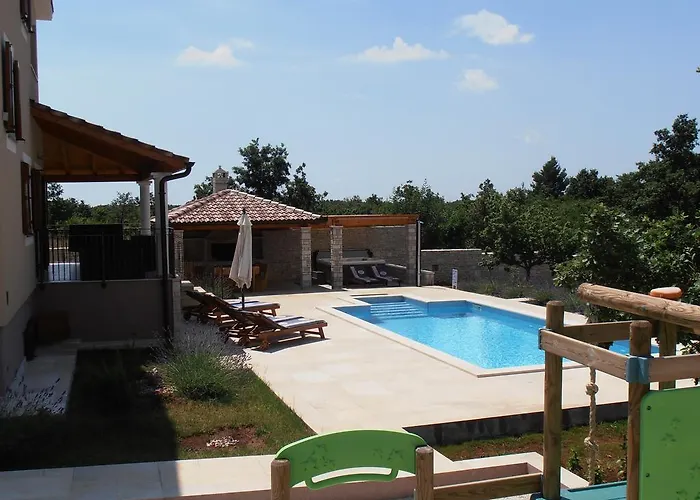 Villa Stokovci Βίλα